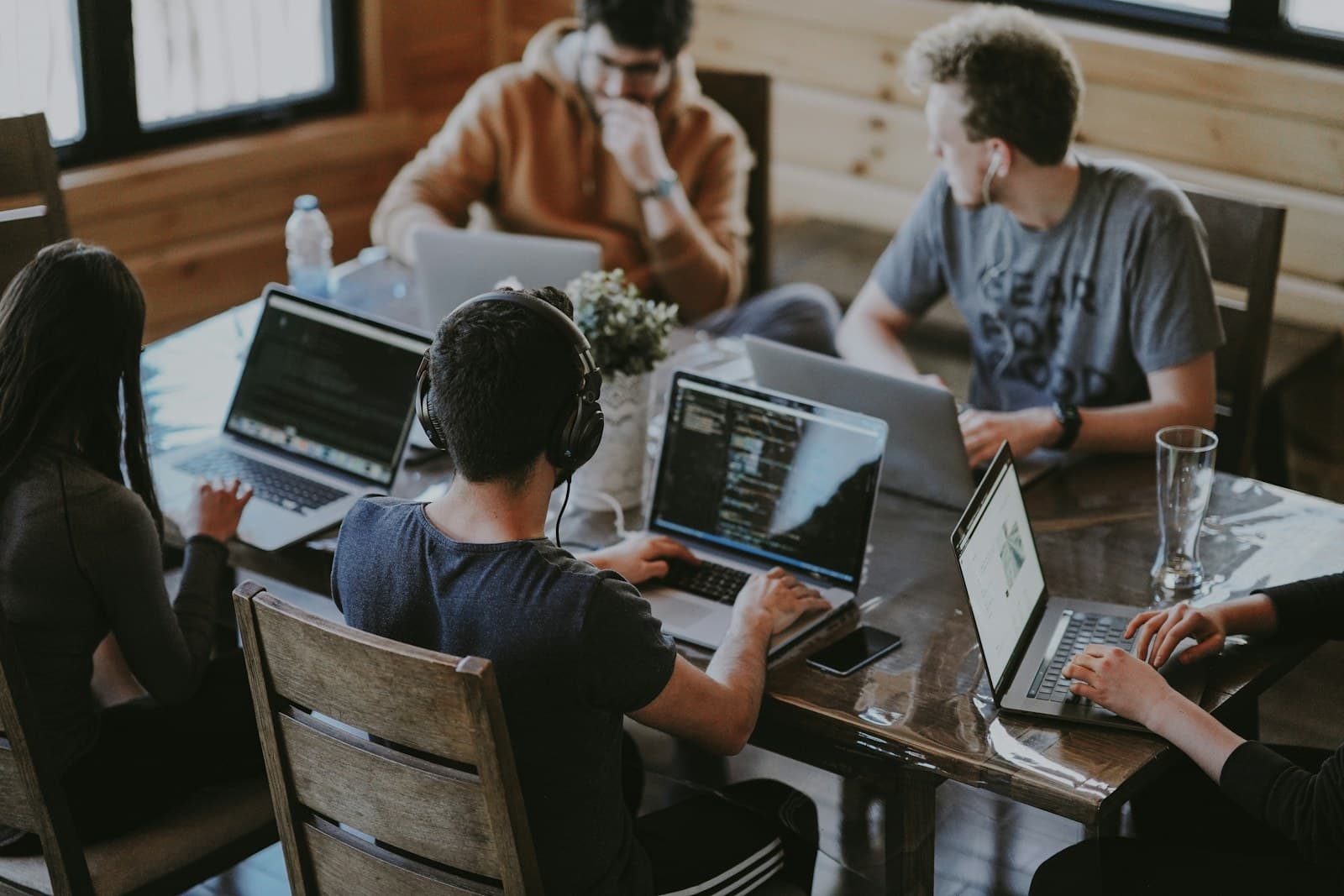 Collega’s ontwikkelen samen een digitaal project